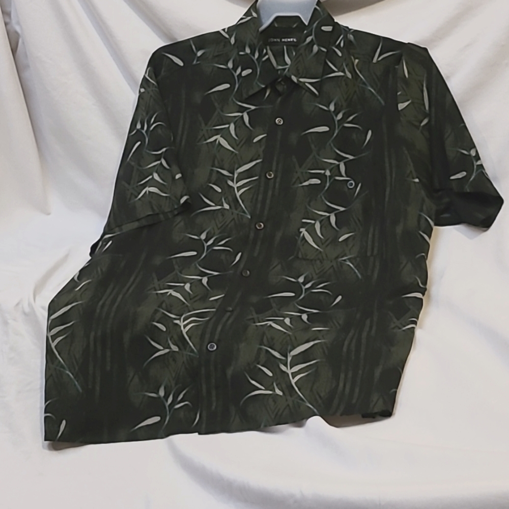 John Henry L short sleeve men’s button-down Hawaiian style